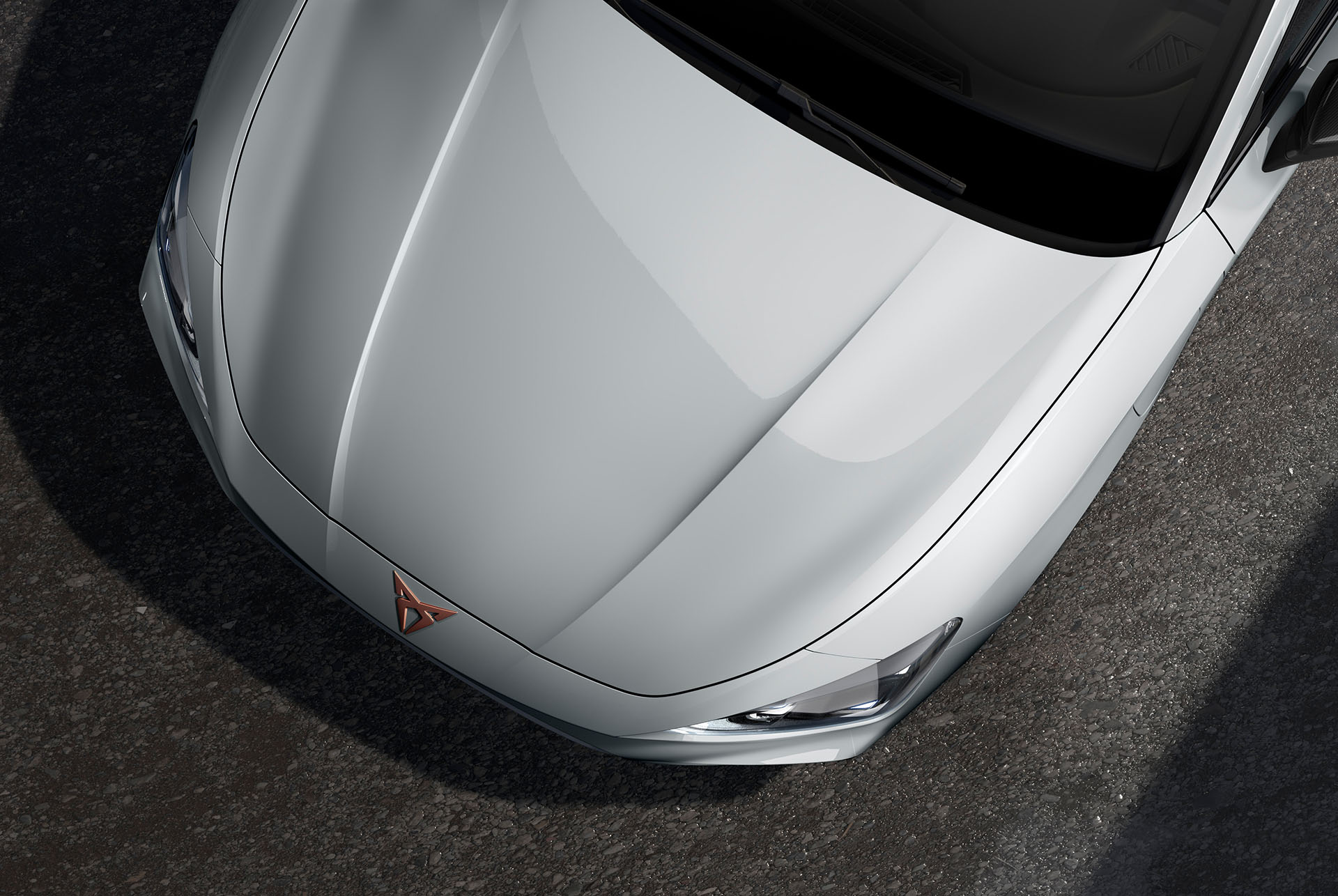 Bird’s eye view of a Glacial Grey CUPRA Leon car hood