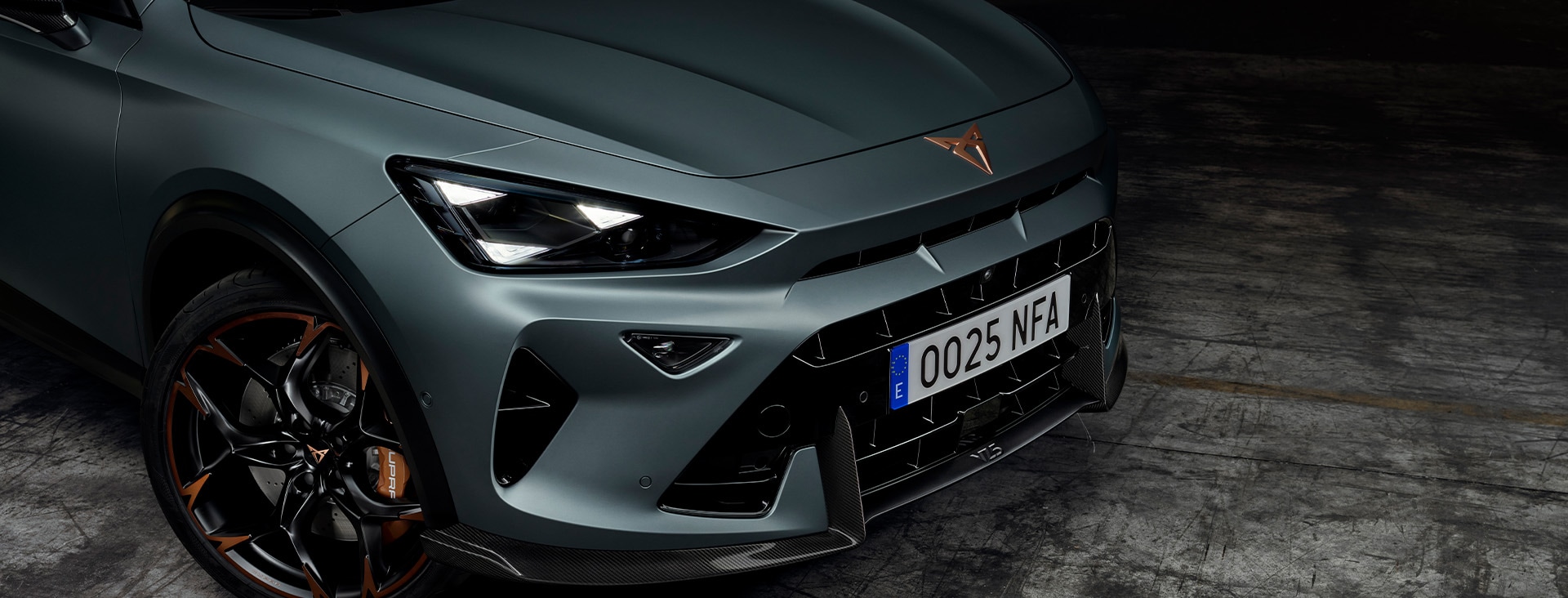 Close-up of the CUPRA Formentor’s nose.