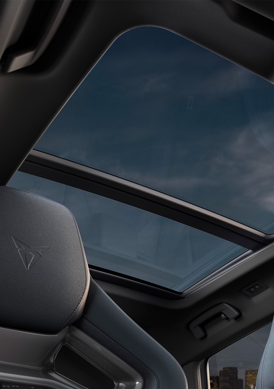 New CUPRA Formentor 2025 skyline equipment upgrade car panorama electric sunroof.