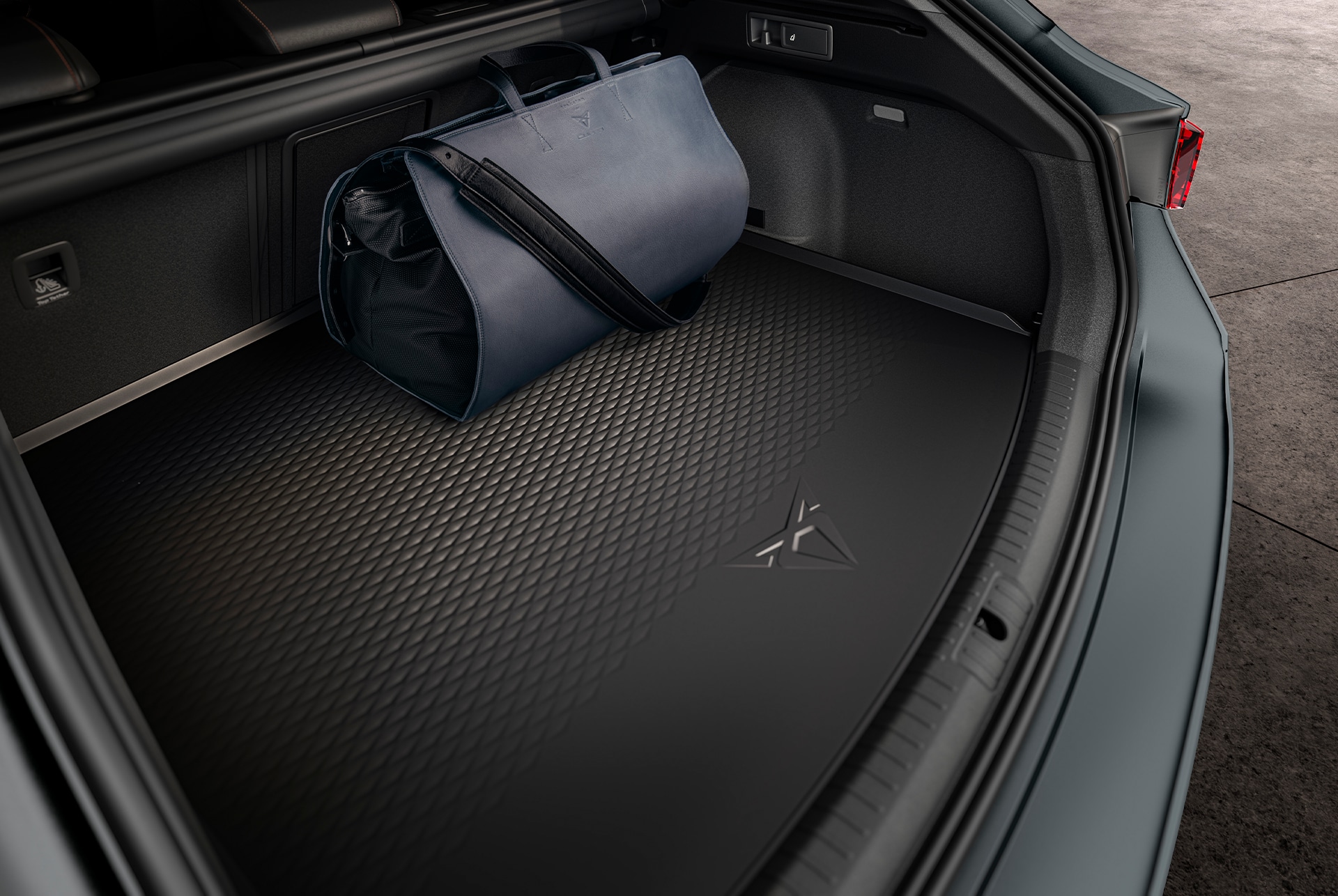 semirigid boot tray accessory for the cupra leon sportstourer.