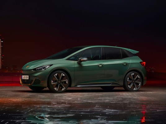 3/4 view of the CUPRA Born VZ in Dark Forest 2025